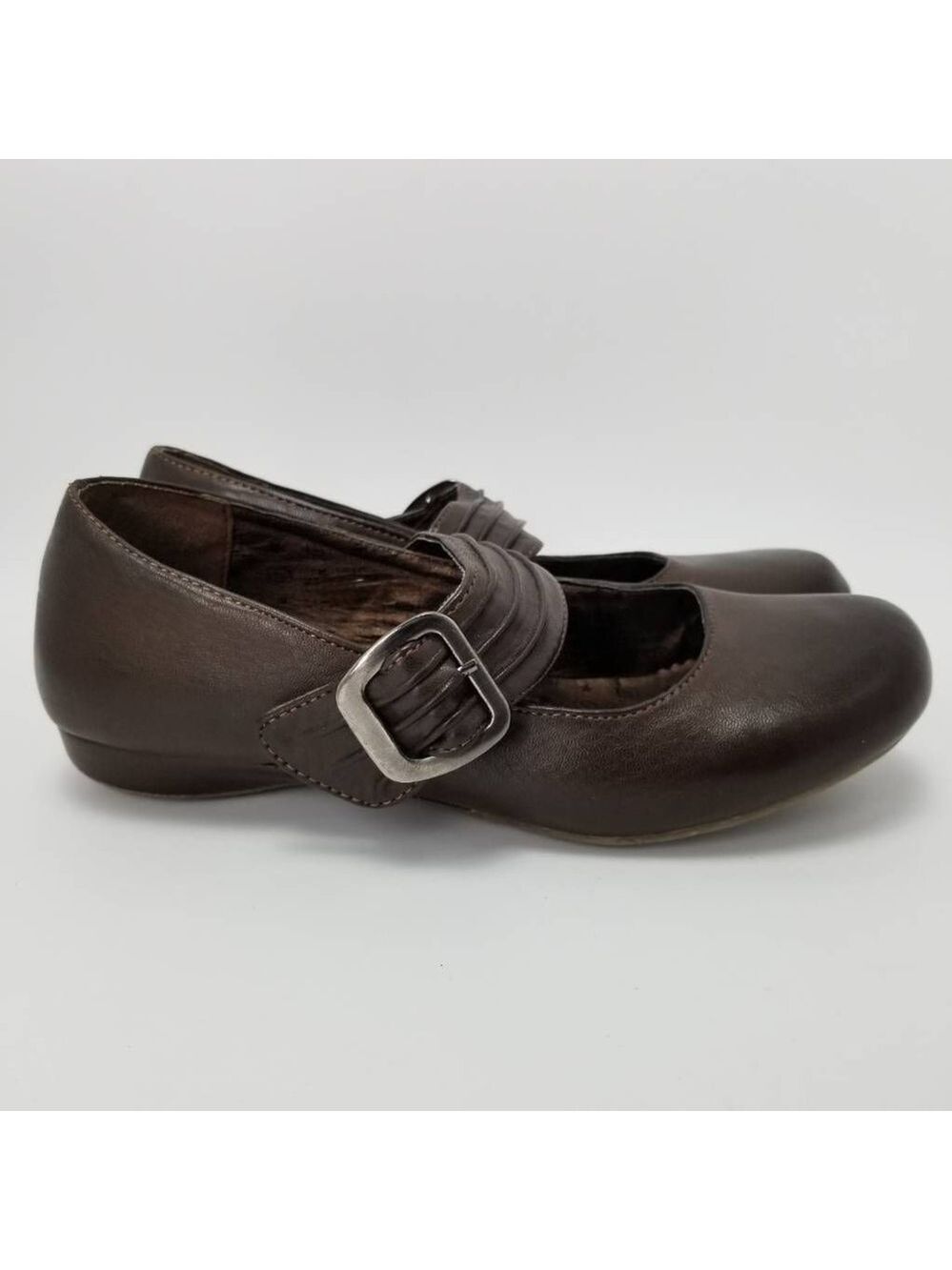 Out Of Order Leather Mary Jane Flat Shoes Brown Buckle Adjustable Strap Size 7